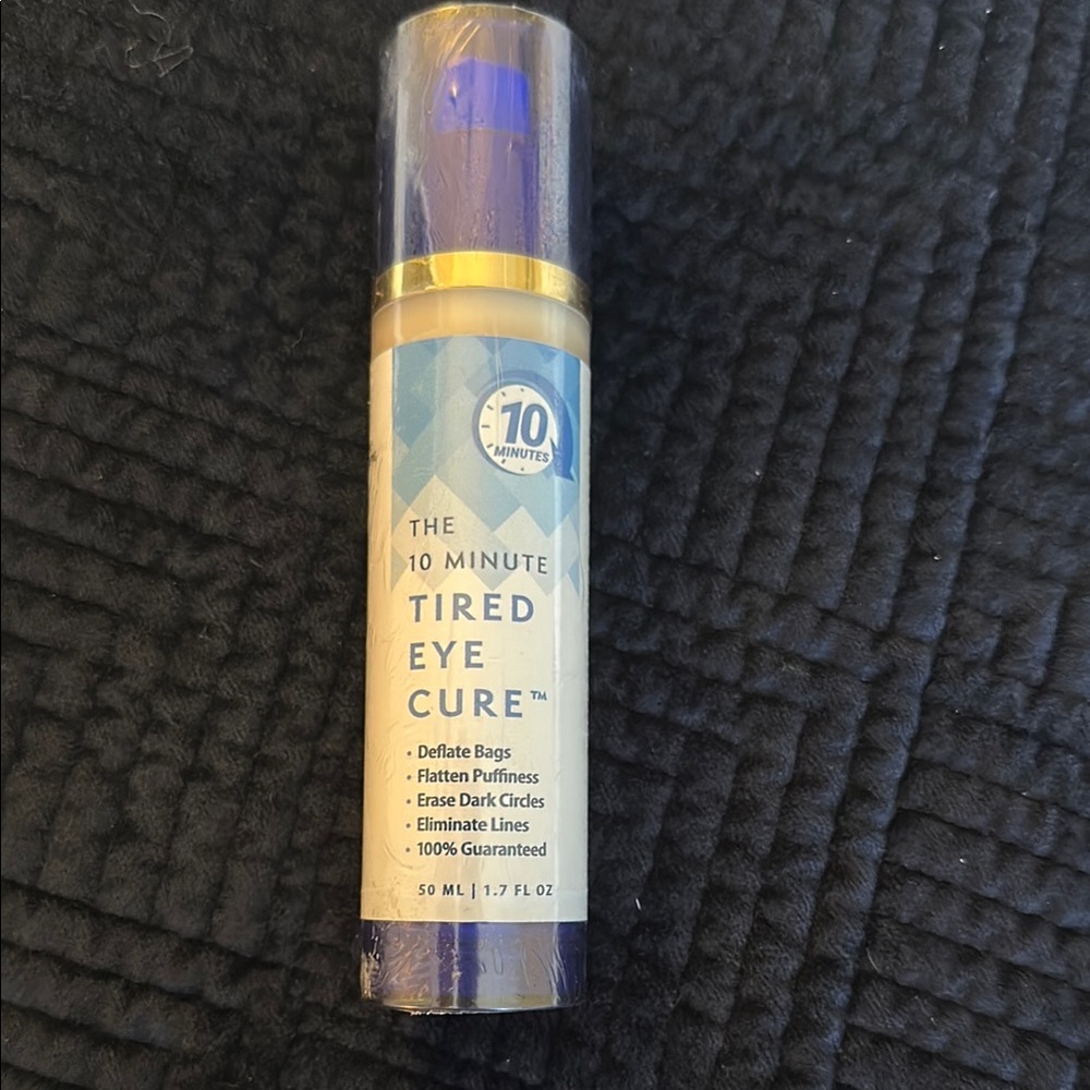 Blue and Gold Luxurious Eye Cream for Radiant Skin